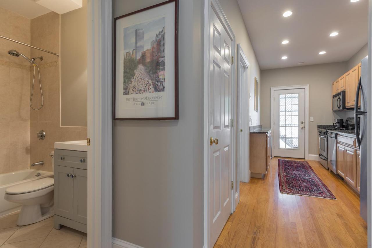 Sunny Convenient Home W/ Private Patio! Easy Walk To Everything! Boston Buitenkant foto