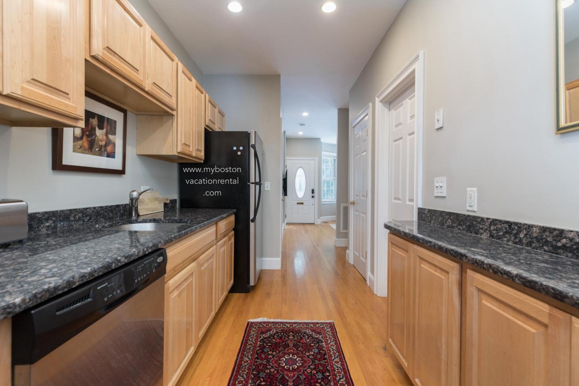 Sunny Convenient Home W/ Private Patio! Easy Walk To Everything! Boston Buitenkant foto